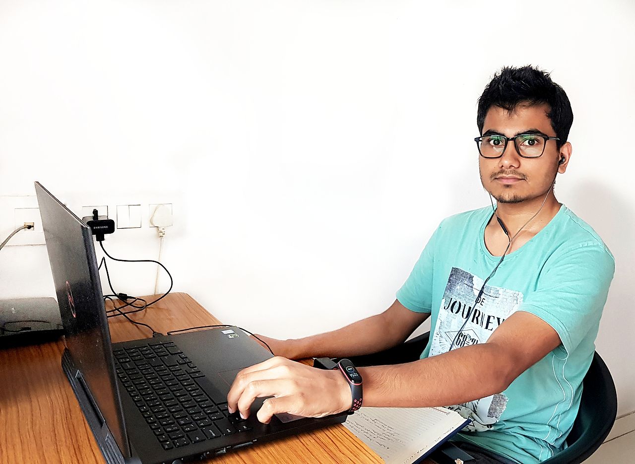 Sohail Anis Sholapure Sohail Anis Sholapure im Homeoffice